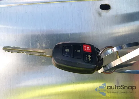 2019 Toyota Corolla Le from USA, damaged, VIN 5YFBURHE1KP884802